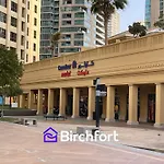 Spacious And Bright Retreat In Jbr