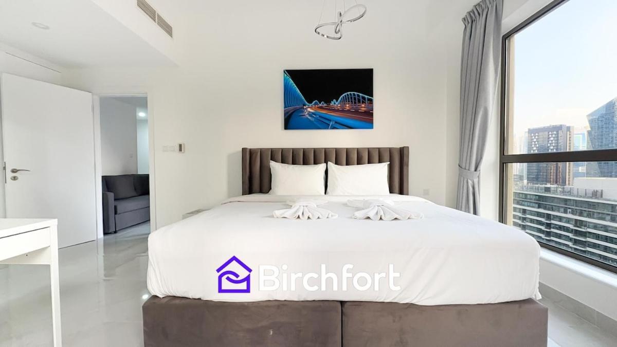 Spacious And Bright Retreat In Jbr *