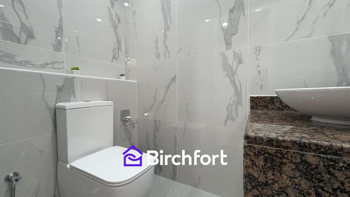 Spacious And Bright Retreat In Jbr Apartment Dubai