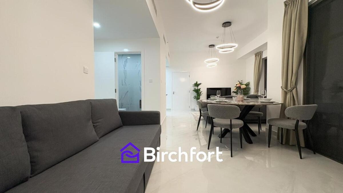 Spacious And Bright Retreat In Jbr * Dubai