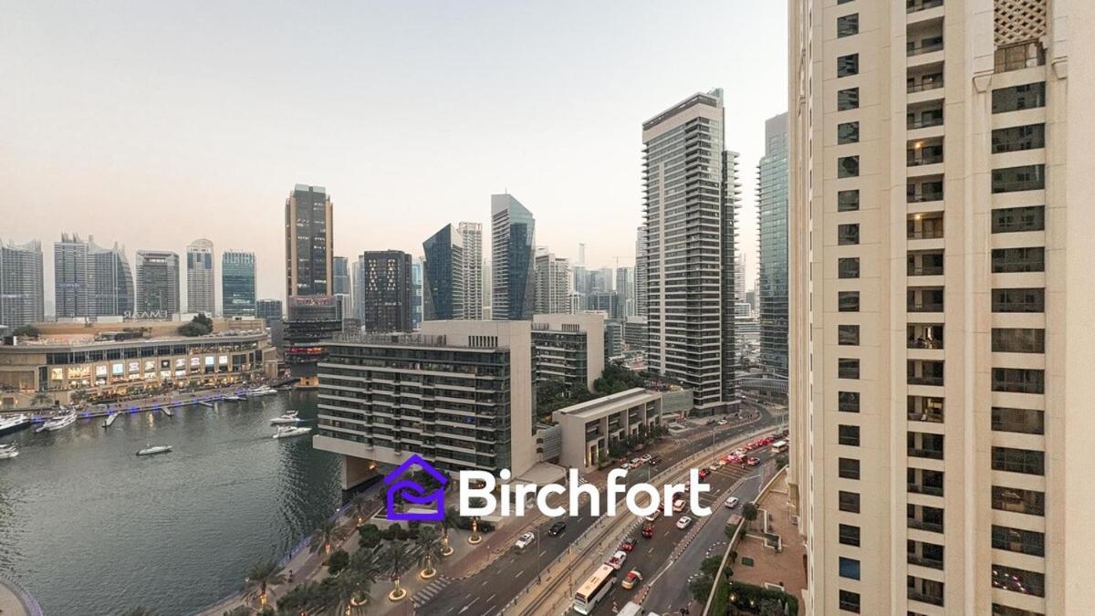 Apartment Spacious And Bright Retreat In Jbr *