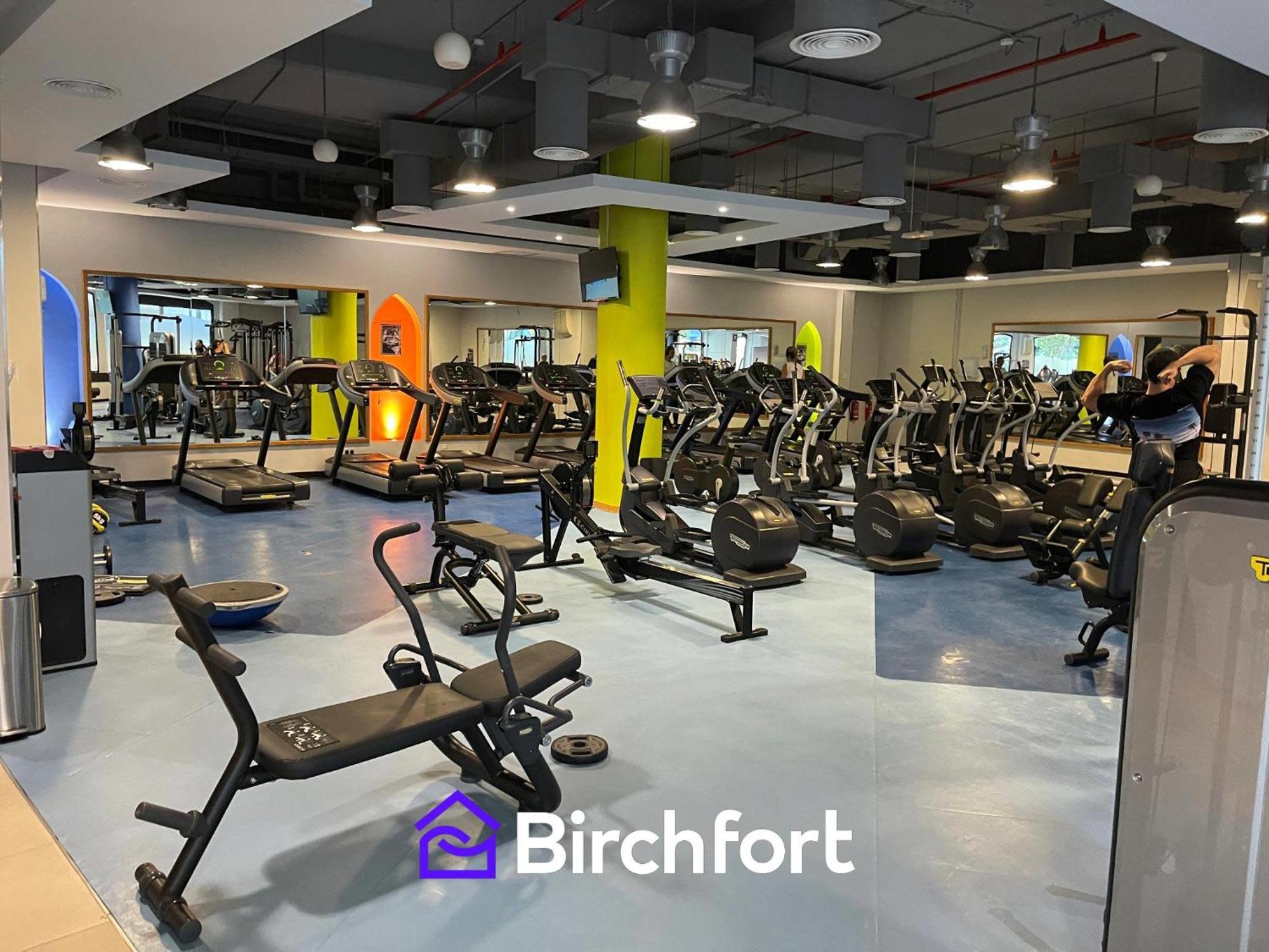 Apartment Spacious And Bright Retreat In Jbr