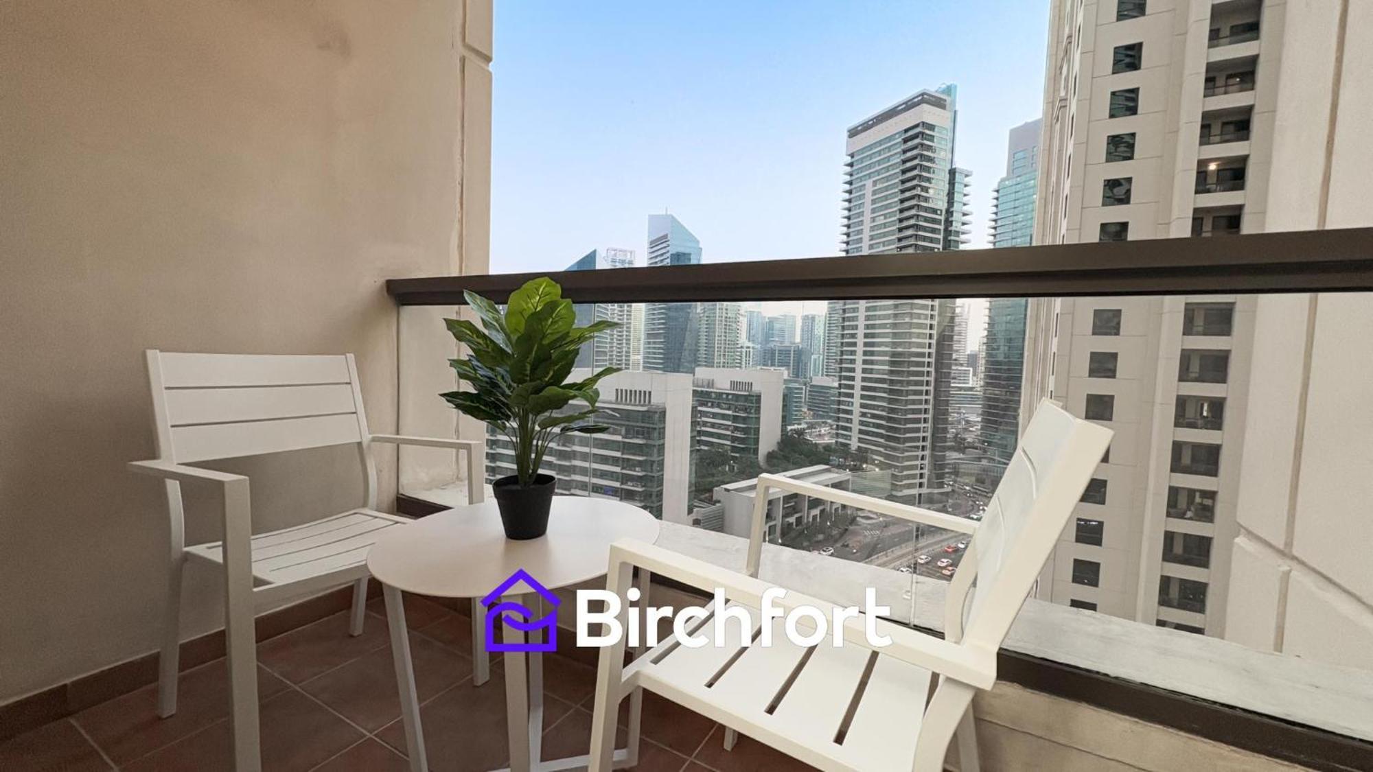 Apartment Spacious And Bright Retreat In Jbr