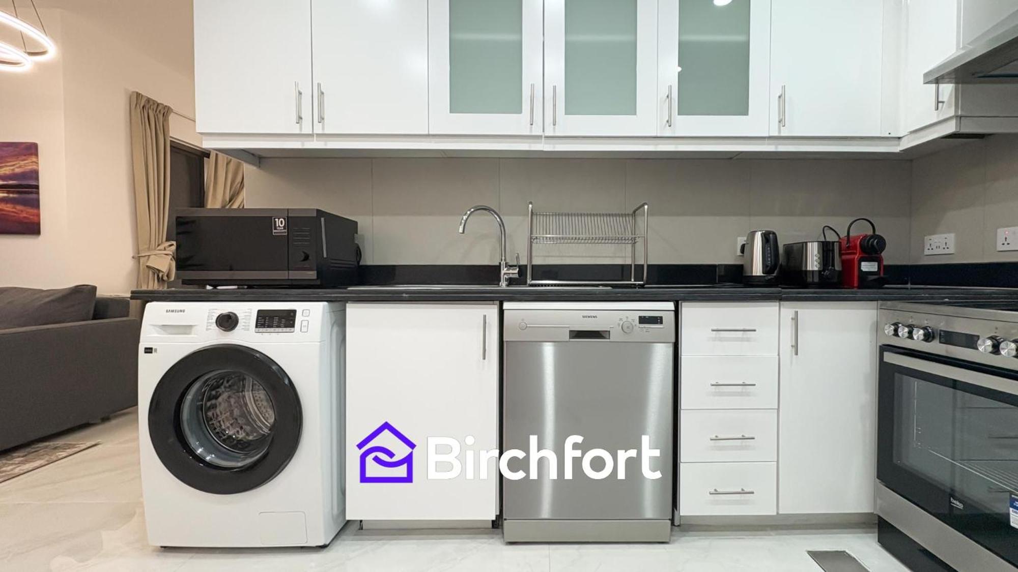 Apartment Spacious And Bright Retreat In Jbr Dubai